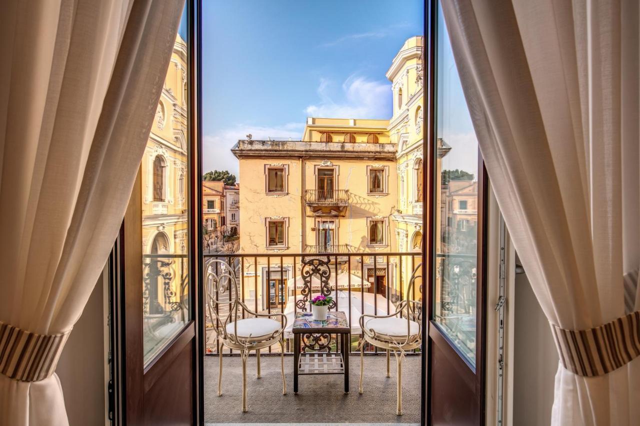 Double Room with Private Bathroom and Balcony